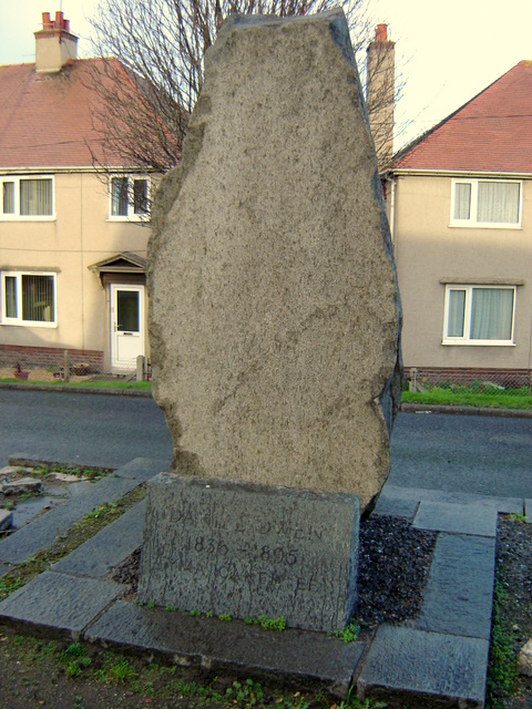 Monument to Daniel Owen