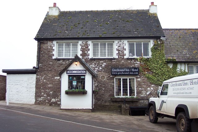 The Greyhound Inn © Jonathan Billinger Cc-by-sa 2.0 :: Geograph Britain 