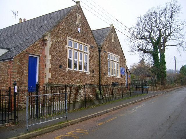 Peasmarsh C of E Primary School © Simon Carey cc-by-sa/2.0 :: Geograph ...