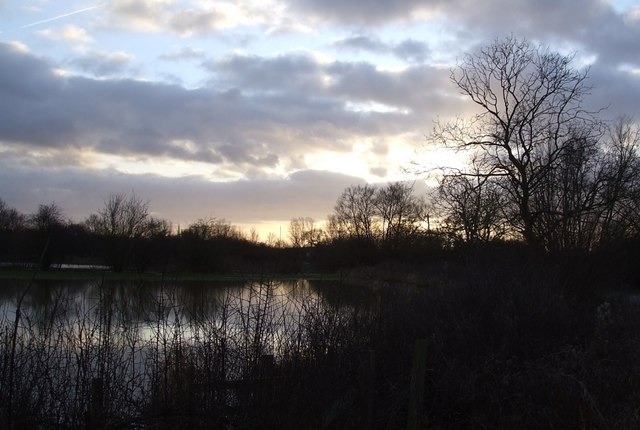 River Ray Floods, Sunset © Rob Farrow :: Geograph Britain and Ireland