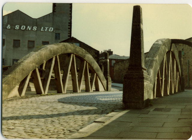 Leeds Liverpool Canal Millhill, Blackburn.