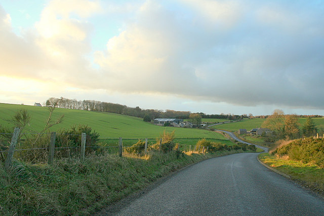 Stonehouse Farm to the west.