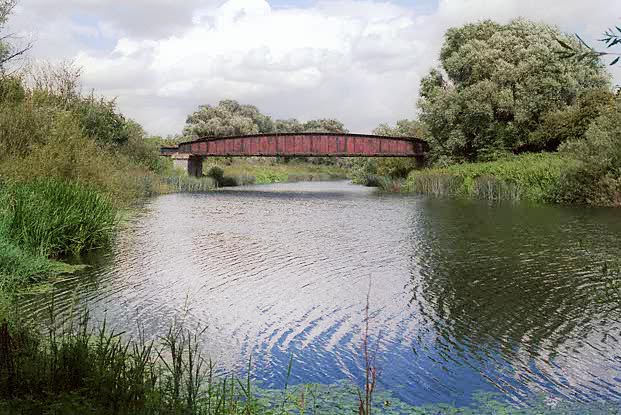 Disused railway bridge across the River Great Ouse near St Ives