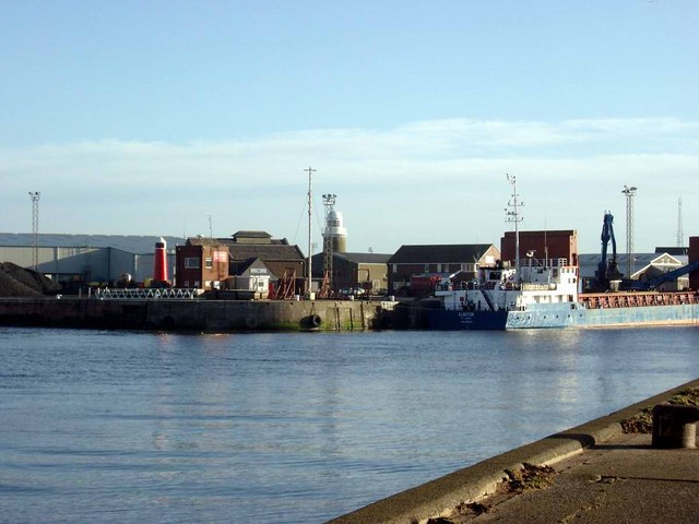 The approach to Ayr docks © Gordon Brown cc-by-sa/2.0 :: Geograph ...