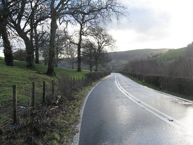 The Road To Llanerfyl © Roger Gilbertson Cc By Sa20 Geograph