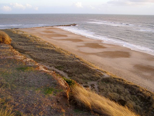 Beach and long groyne at Hengistbury... © Jim Champion :: Geograph ...