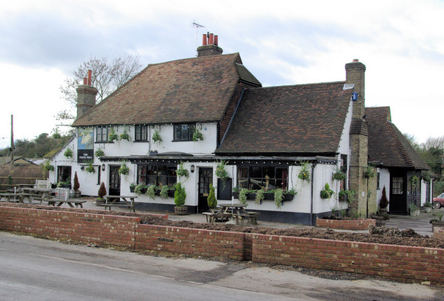 The White Swan, Ash © Robin Webster :: Geograph Britain and Ireland