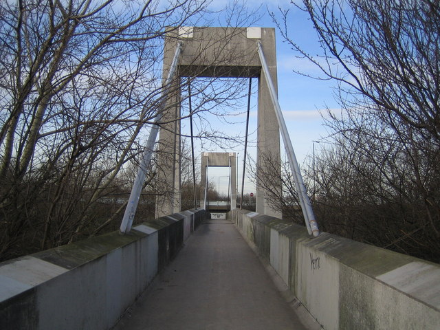 Thamesmead: A2016 Eastern Way footbridge