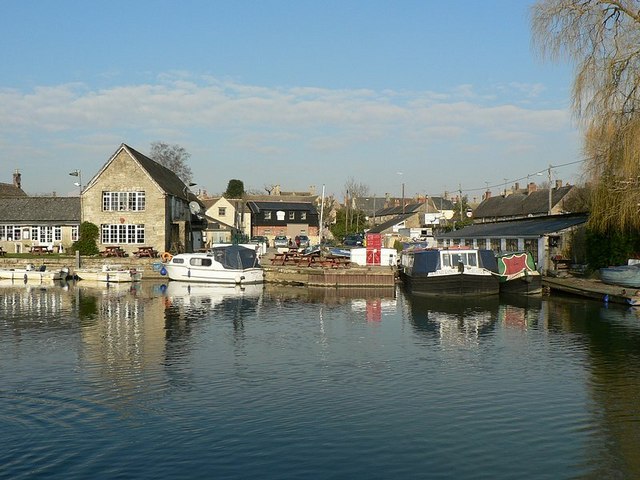 Dock and Riverside Pub, Lechlade