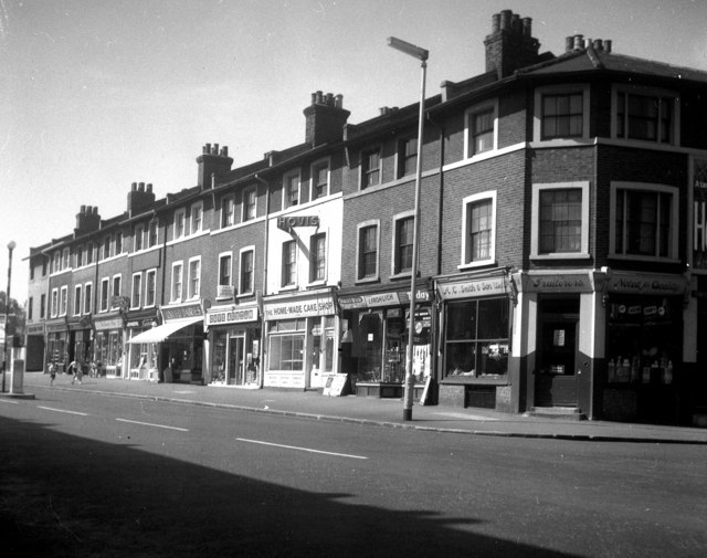 Shopping parade, Burnt Ash Road, Lee... © Dr Neil Clifton cc-by-sa/2.0 ...