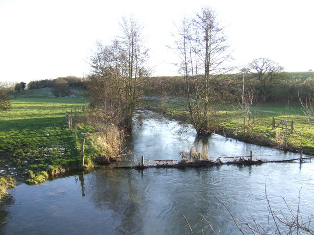 River Glyme flowing south