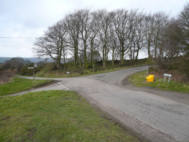 Alton Lane Junction with Hilltop Road