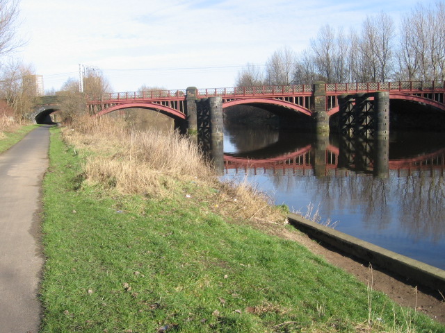 Clyde Walkway and Railway bridge near Dalmarnock