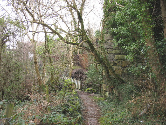 Footbridge  over Afon Caledffrwd below Melin Sam