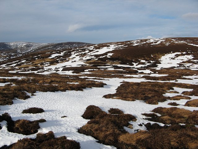 Col between Ruragh and Dog Hillock