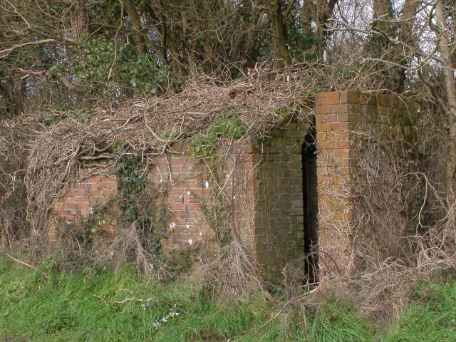 Air raid shelter (?) on Mill Lane,... © Jim Champion :: Geograph ...