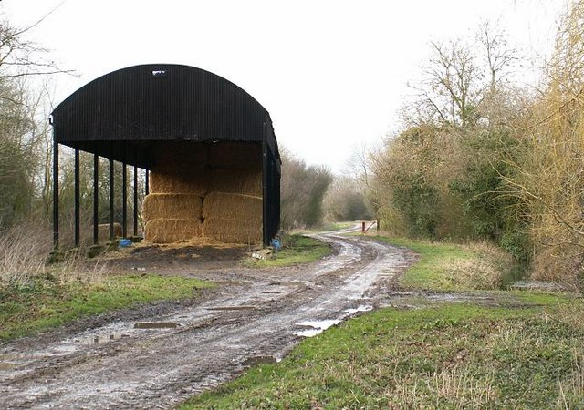Dutch barn alongside footpath