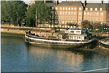 TQ2676 : Thames Houseboat by Chris Eaton