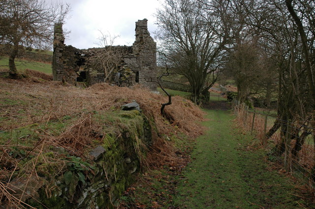 Ruined cottage at Cae-drain