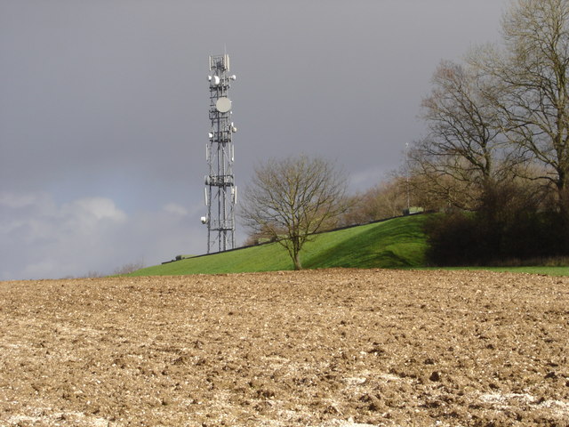 Mast and Reservoir - Standlynch Down © Judith Green cc-by-sa/2.0 ...