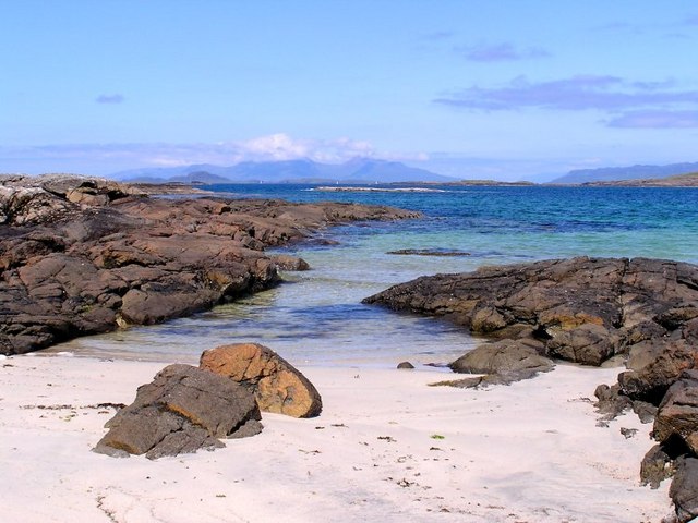 Sanna Bay © Stuart Wilding cc-by-sa/2.0 :: Geograph Britain and Ireland