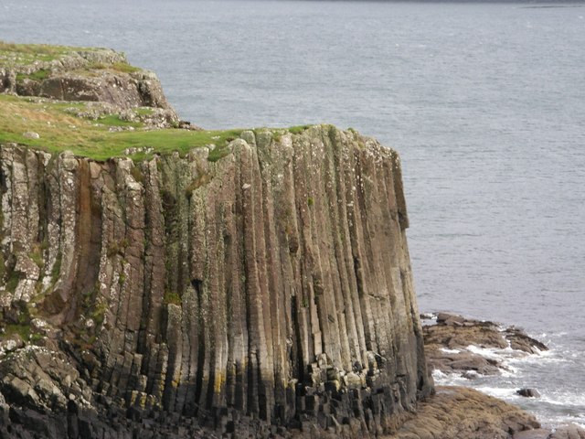 Basalt cliffs, Isle of Ulva © Gordon Mellor :: Geograph Britain and Ireland