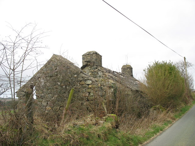 Ruined cottage on the Bwlch-derwin road © Eric Jones cc-by-sa/2.0 ...