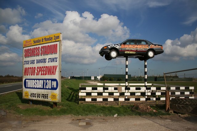 skegness-stadium-richard-croft-cc-by-sa-2-0-geograph-britain-and