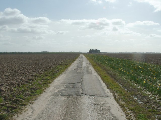 Farm Road, Marsh Farm
