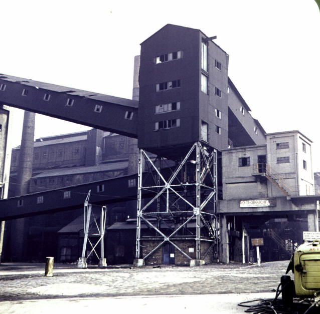 Bradford Birks Hall Gas Works © Alan Longbottom :: Geograph Britain and ...