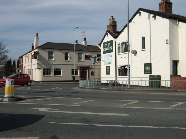 The Sovereign & The Crown, Normanton © Ian Russell cc-by-sa/2.0 ...