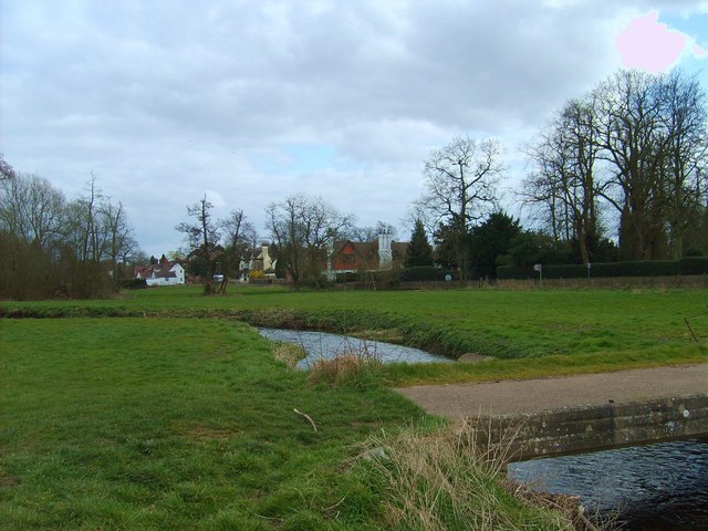 Path over Smestow Brook © Gordon Griffiths :: Geograph Britain and Ireland