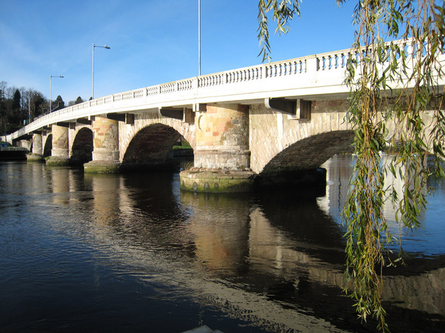 Old Bridge Dumbarton © Eddie Mackinnon cc-by-sa/2.0 :: Geograph Britain ...