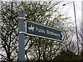 Bridleway signpost, Barnfield Road, Swindon