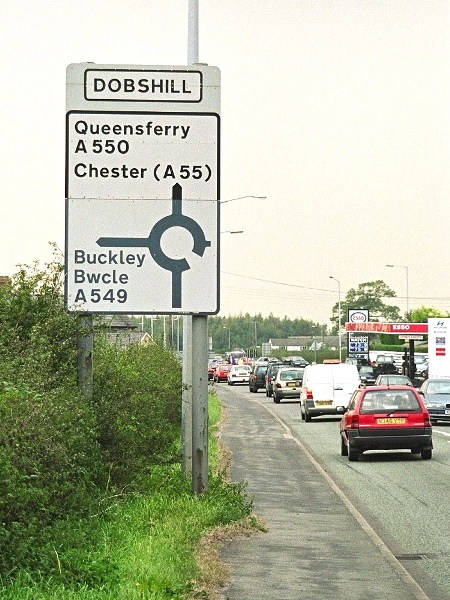 Traffic on the A550 approaching Dobs Hill
