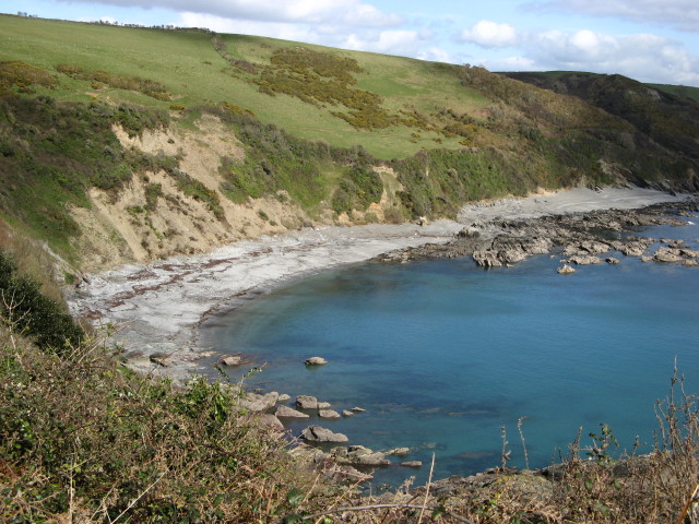 Looe: beach at Portnadler Bay © Brian cc-by-sa/2.0 :: Geograph Britain ...