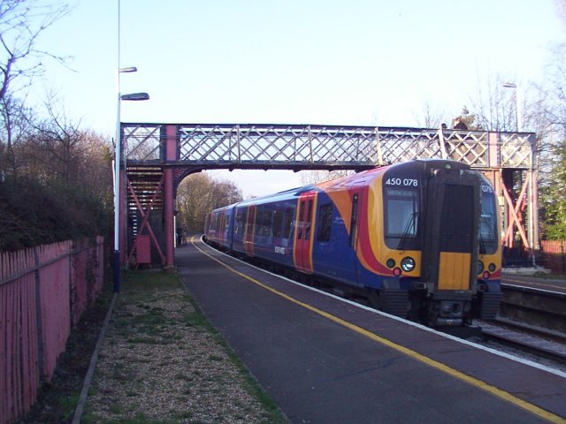 A train calling at Bursledon railway station