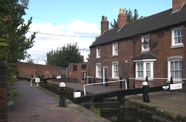 Wolverhampton Top Lock and BCN  Cottages