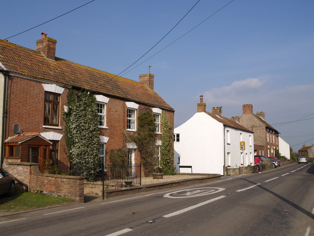 East Lyng © Derek Harper cc-by-sa/2.0 :: Geograph Britain and Ireland