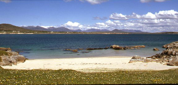 Gorteen Bay & the Twelve Pins © Ian Taylor :: Geograph Ireland