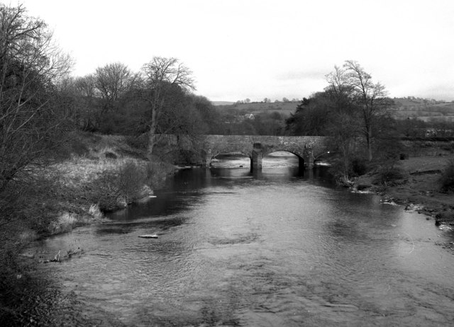 Monmouthshire and Brecon Canal:  Aqueduct over the River Usk near Brecon