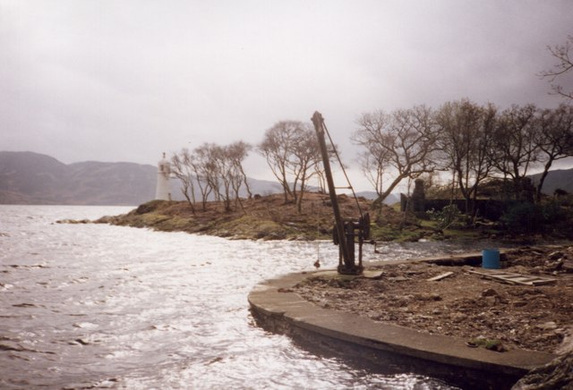 A crane in the anchorage near Caladh