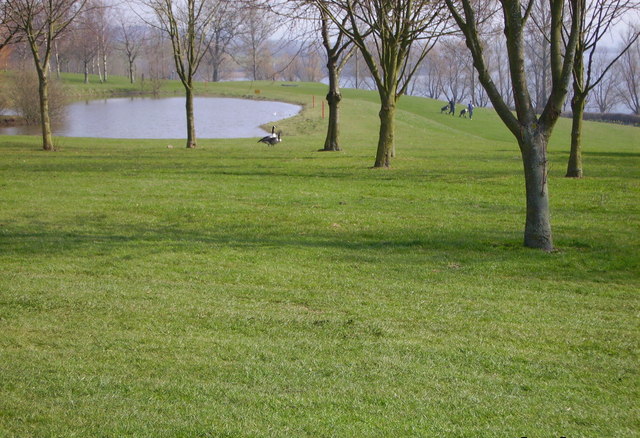 Whitefields Golf Course overlooking Draycote Water