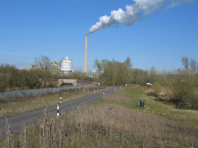 Lafarge cement works, Westbury © Phil Williams cc-by-sa/2.0 :: Geograph