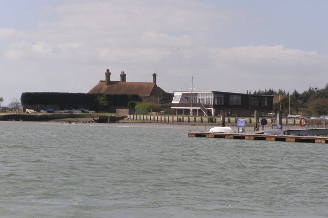 RSYC Gins clubhouse, Beaulieu River © Jim Champion :: Geograph Britain ...