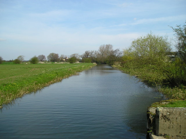 View of Pocklington Canal behind Storwood, taken from bridge