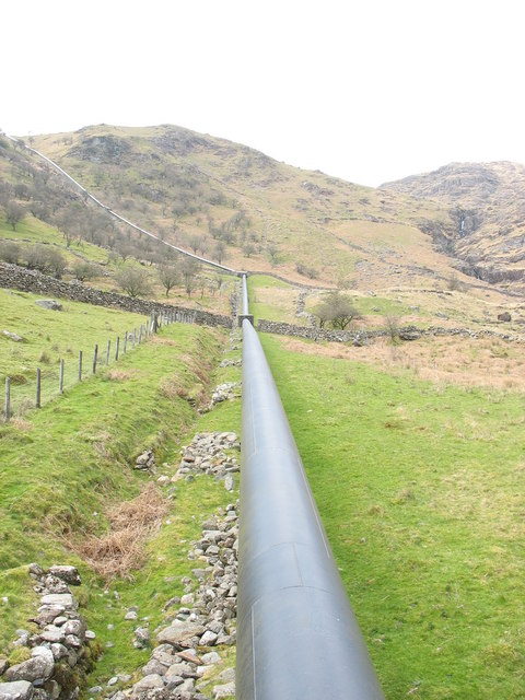 Pipeline bringing water to Cwm Dyli from Llyn Llydaw