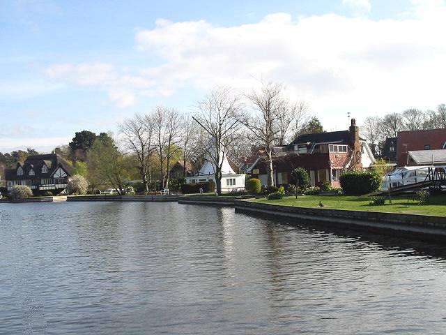 Entering Horning on the River Bure