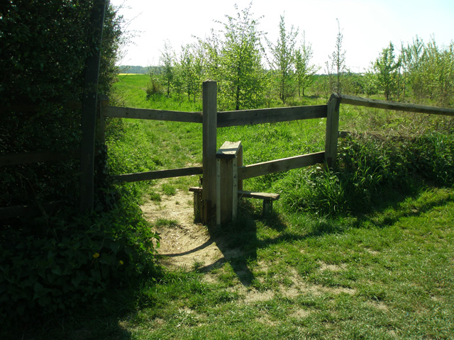 Stile on footpath South from Gilden Way
