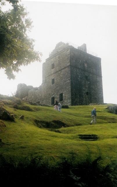Carnassarie Castle
